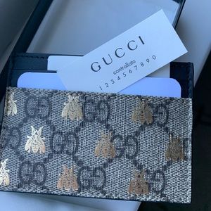 Authentic Gucci Bee Card Case! ❤️🐝